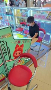 一看就知道这个外囯佬是潮汕的！ #弹珠机 #弹珠奇兵